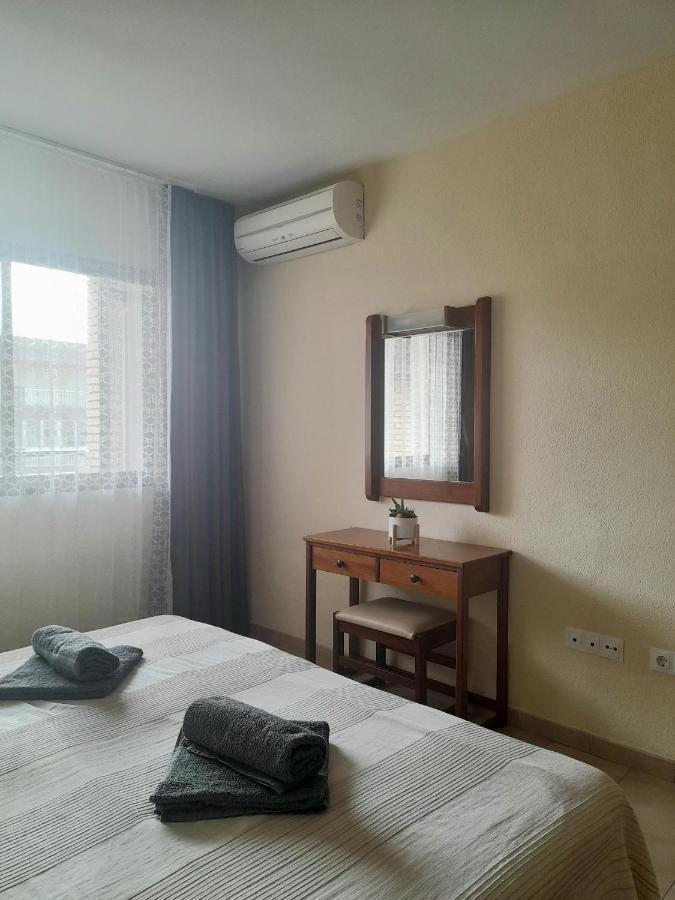 Nice Apartment In Hotel Ronda 4 First Beach Line Fuengirola Buitenkant foto
