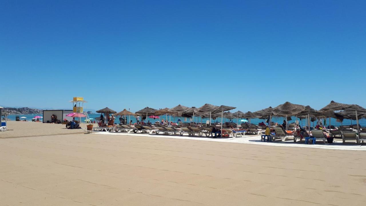 Nice Apartment In Hotel Ronda 4 First Beach Line Fuengirola Buitenkant foto